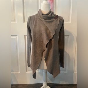 Tahari sweater